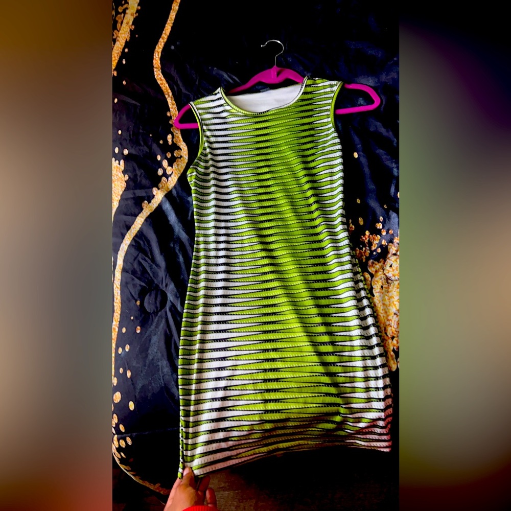 Green body con dress